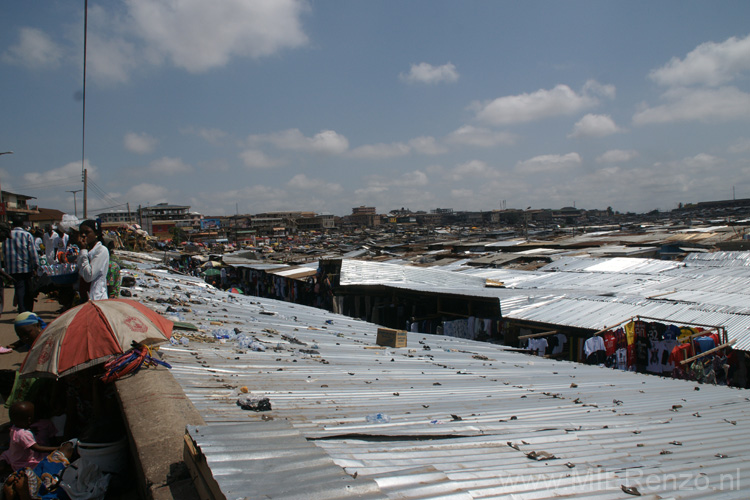 20091113110514 Ghana - Grote markt van Kumasi