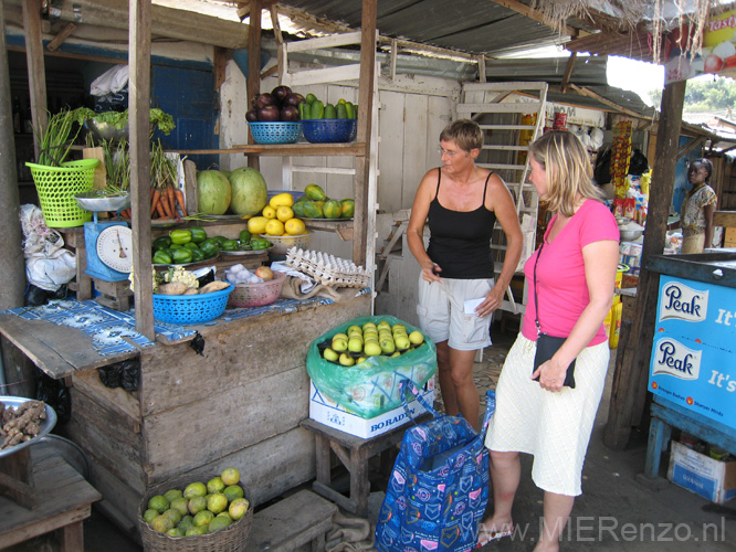 20091115103151 Ghana - Naar de markt voor inkopen