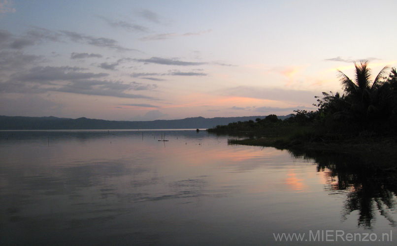 20091112175541 Ghana - Lake Bosomtwi