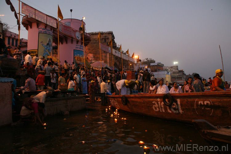 20130305181241 Mier - Varanasi - Aarti ritueel