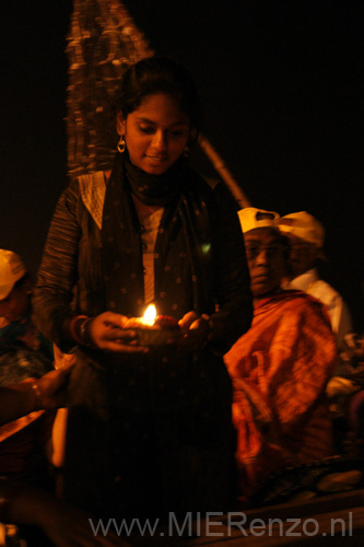 20130305190518 Mier - Varanasi - Aarti ritueel