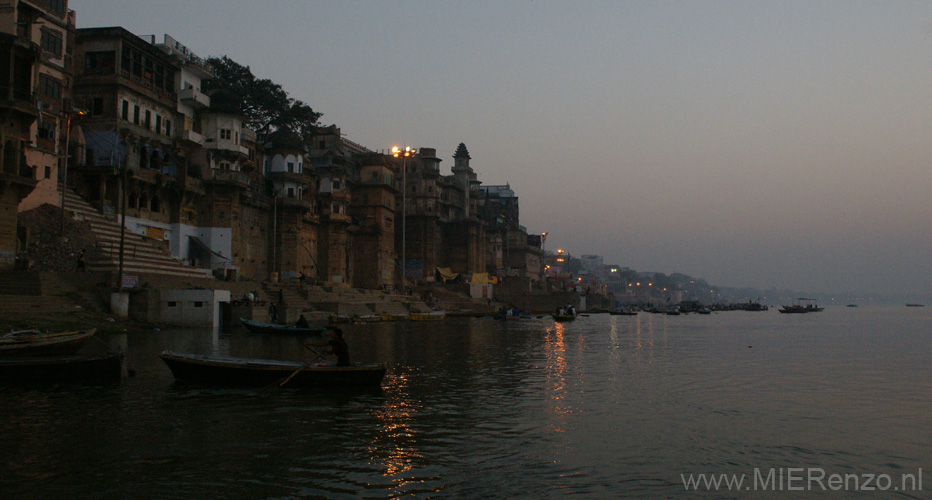 20130306061844 Mier - Boottocht Ganges