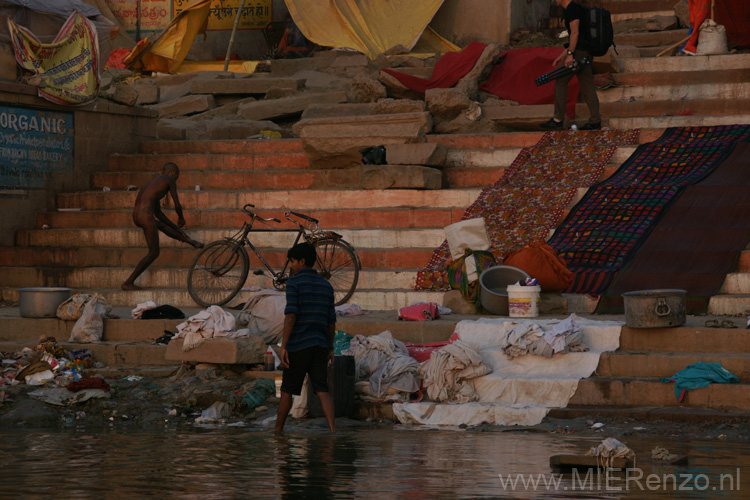 20130306063201 Mier - Boottocht Ganges