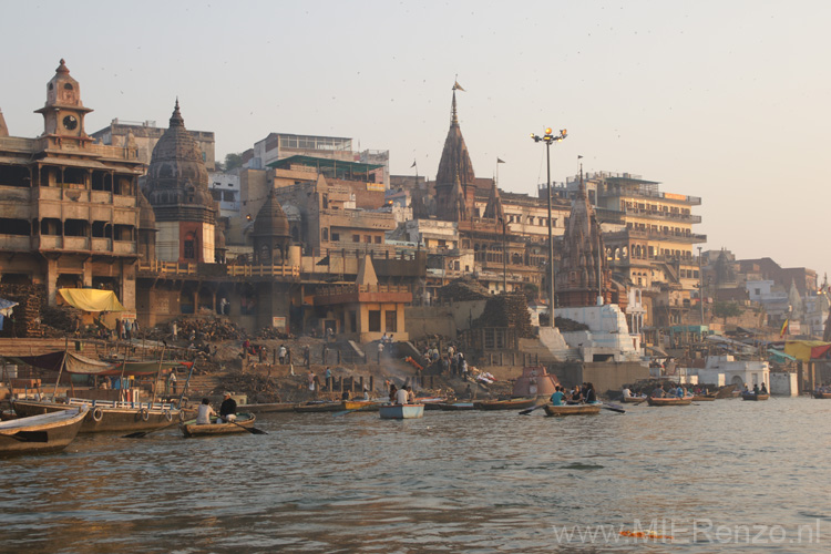 20130306064932 Mier - Boottocht Ganges - Crematieplaats