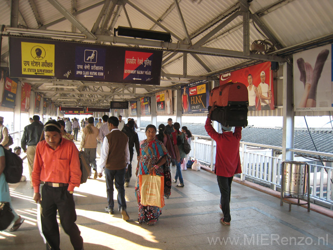 20130307075546 Mier - Treinreis  Varanasi  Katni