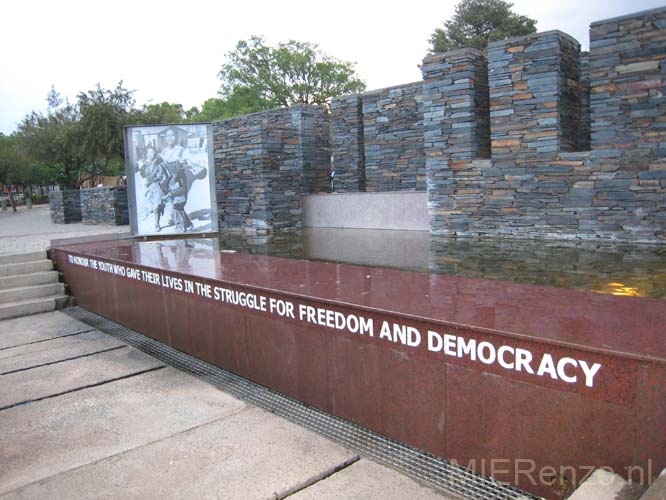 20070929 A (66) Johannesburg - Soweto - monument 16 juni 1976