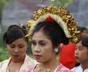 20070514 sunda C (88) Lombok - Dagje rondrijden - Trouwstoet - de bruid