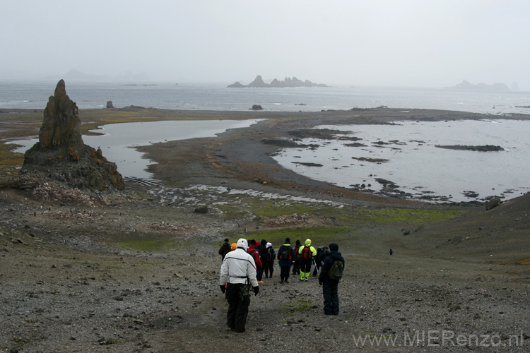 20081217 C (41) Landing Barrientos Island