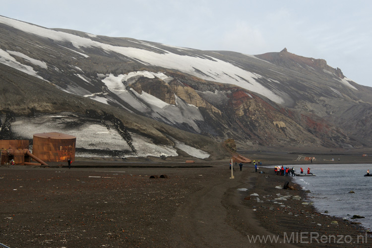 20081219 A (57)  Deception Island - Wailers Bay