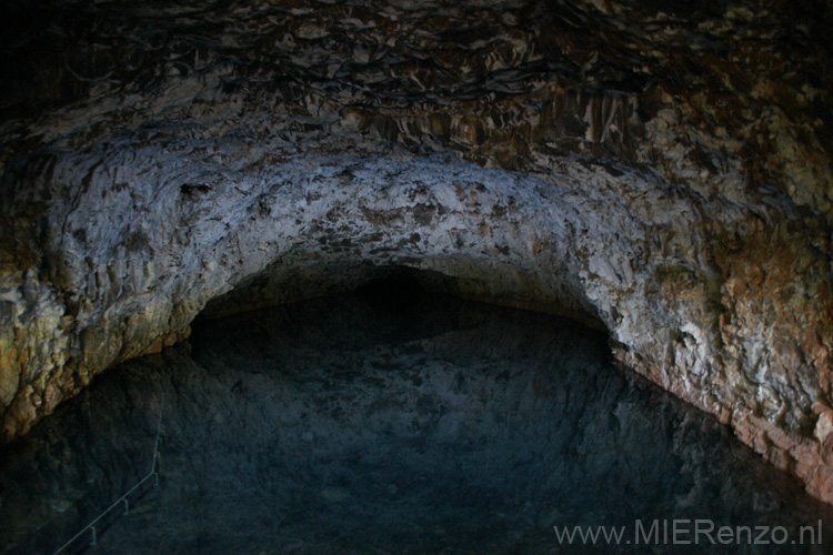 20110504092000 Undara Lava Tubes