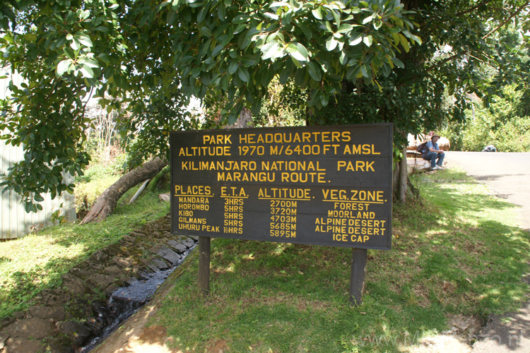 20100124111039 TanZanM Etappes van de Kilimanjaro