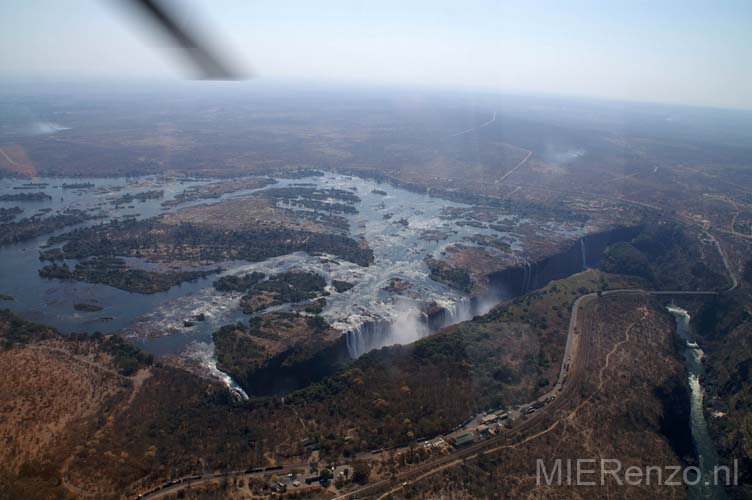 20060908 A (20) - Zimbabwe - Vic Falls - helicoptervlucht