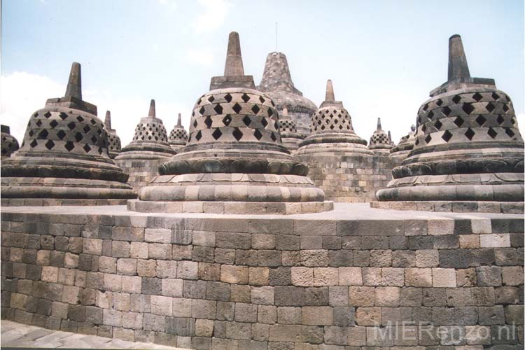 95 Indonesië A (74) Java - de Borobudur