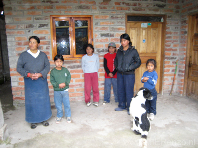 20080517 A (03) Otavalo - Afscheid van onze gastfamilie